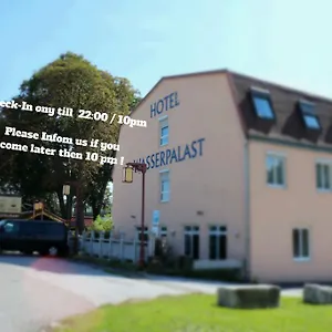 Wasserpalast - Breakfast For Free!!! Hotel Štýrský Hradec